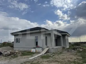 Casa parter, 120 mp utili, 390 mp teren, Valea Fetii