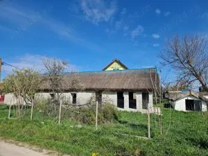 Pensiune gri teren 2240 m2 ,casa 563m2 75000 eur ,teren 1677m2 50000 eur, acces auto DJ222N  - imagine 2