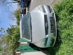 Vand sau dezmembrez ford focus 2007