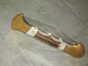 Briceag cu plásele din corn Nagy István.