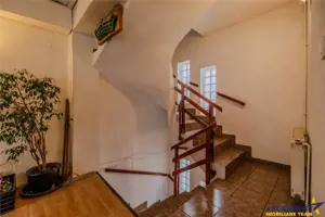 Locuinta cu caracter,doua niveluri,4 camere,terasa,garaj,curte,Centru Istoric Brasov: FILM 3D! - imagine 9