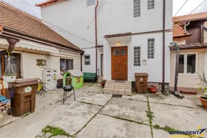 Locuinta cu caracter,doua niveluri,4 camere,terasa,garaj,curte,Centru Istoric Brasov: FILM 3D! - imagine 10