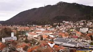 Locuinta cu caracter,doua niveluri,4 camere,terasa,garaj,curte,Centru Istoric Brasov: FILM 3D! - imagine 7