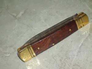 Briceag hand made plásele din lemn, arc decorat otel damasc