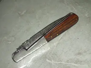 Briceag hand made stil Vendetta plásele lemn, arc decorat otel damasc