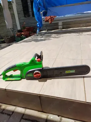 Vând drujba electrica, puțin folosita, lichidat gospodăria.