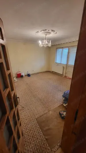 Vand apartament 2 camere decomandat - imagine 9