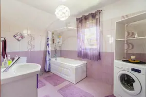 Vila spațioasă și elegantă, aproape de pădure – Tunari, Ilfov - imagine 15