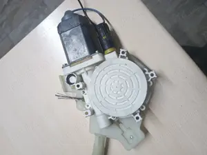 Vand motor portiera dr.mini Cooper r53  - imagine 2