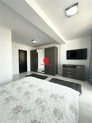 Afacere la Cheie in Mamaia Nord: Pensiune de Vanzare cu 18 Camere - imagine 13