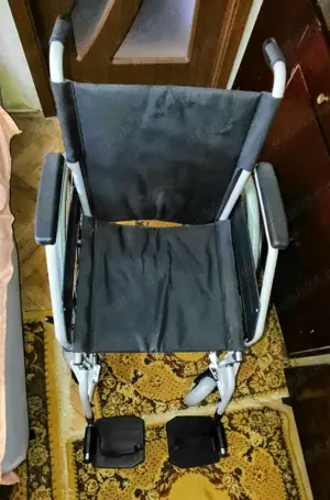 Vand carucior cu rotile