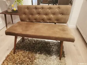 Vand 2 canapele acoperite cu catifea