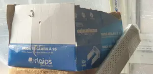 Brida reglabila 95  pentru fixarea profilelor  de rigips CD 60 