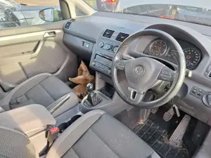 Dezmembrez Volkswagen Touran 2013 MONOVOLUM 1.6 TDI - imagine 5