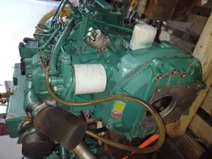 Motor marin Volvo Penta MD2040 cu tablou de bord