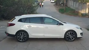 Renault Megane Bose 2012 1.5 dci 110 cp Navigatie Camera Carlig remorcare Scaune încălzite Euro 5 - imagine 4