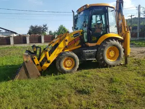 Inchiriez buldoexcavator 