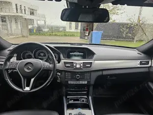 Mercedes-Benz  E 220 - imagine 5