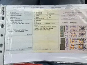 Mercedes-Benz  E 220 - imagine 10