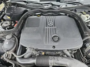 Mercedes-Benz  E 220 - imagine 9