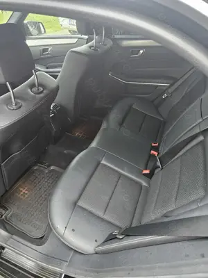 Mercedes-Benz  E 220 - imagine 8