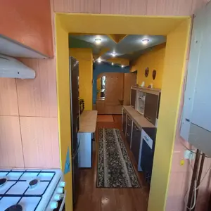 Vând apartament 3 camere  - imagine 2