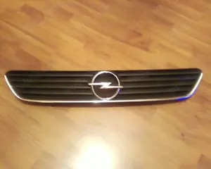 grila fata cu ornament cromat Opel Astra G 1998-2009
