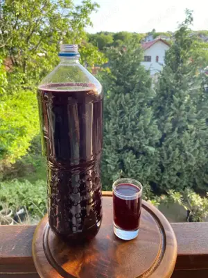 vând vin de casă 