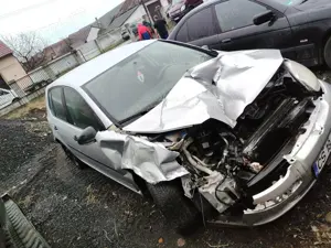 Golf 5 Diesel  lovită față,  motor cutie funcțional