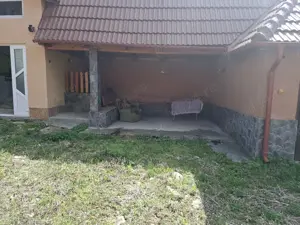 Vând casa și teren la poale de munte - imagine 7
