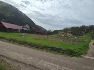 Vând teren intravilan 820mp in Săliștioara