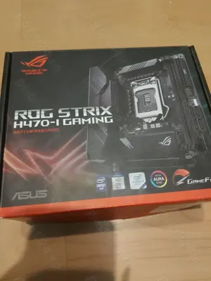 Placa de baza Asus Rog Strix H470