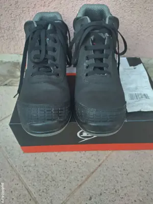 pantofi de lucru dunlop