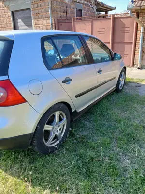 Vând Volkswagen golf 5 - imagine 7