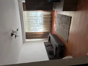 Vand apartament 2 camere  Central BlV Independentei colt Scolilor - imagine 2