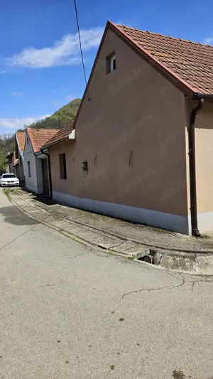 Vând Casă parțial renovată  - imagine 2