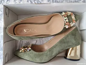 Vind pantofi cu pietre