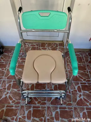 Carucior cu rotile tip scaun toaleta WC pentru persoane cu dizabiliati, multifunctional