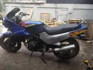 Kawasaki GPZ 500 s două bucăți  - imagine 5
