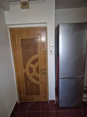 Vand apartament 2 camere - imagine 8