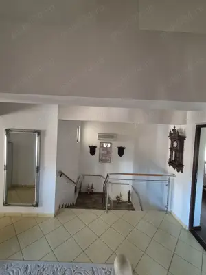 Vilă P+1,absolut deosebită, 210mp construiti(p+e),2008 anul construcitiei,caramida Porotherm. - imagine 15