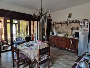 Vilă P+1,absolut deosebită, 210mp construiti(p+e),2008 anul construcitiei,caramida Porotherm. - imagine 14