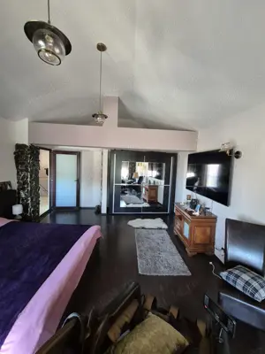 Vilă P+1,absolut deosebită, 210mp construiti(p+e),2008 anul construcitiei,caramida Porotherm. - imagine 17