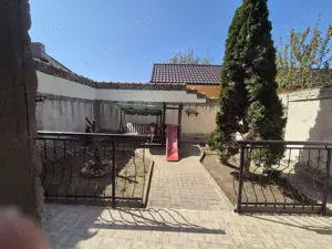 Vilă P+1,absolut deosebită, 210mp construiti(p+e),2008 anul construcitiei,caramida Porotherm. - imagine 16