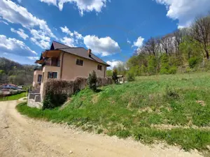 Casa spațioasă cu 6 camere și teren generos, lângă pădure - Valea Ursului/Argeș - imagine 13