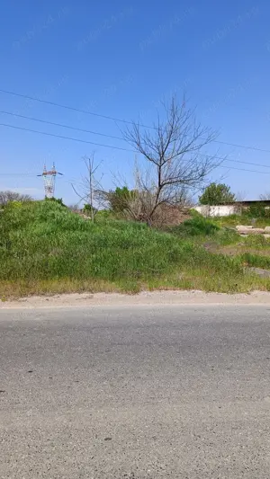 Teren - 7,1 ha -  cat. Intravilan curți - construcții. - imagine 4