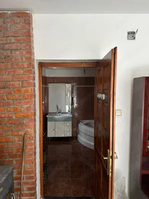 casa de vanzare cu curte - imagine 6