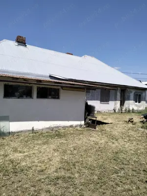 Vând casă cu 2 intrări separate   2 și 3 camere cu toate dotările - imagine 3