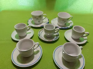 Cescute pentru cafea cu farfurii, buc = 7