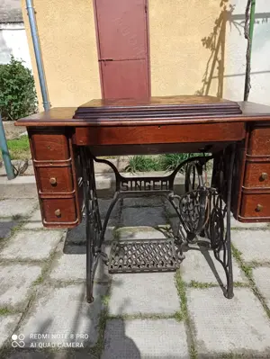 Vând mașina de cusut Singer  - imagine 3